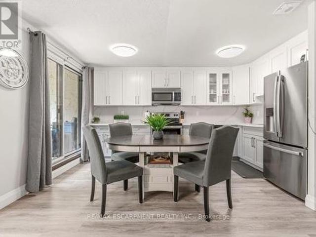 154 1 Falgarwood Drive, Oakville, ON, L6H 2P3 townhouse for sale | Listing ID W13547 | Royal LePage