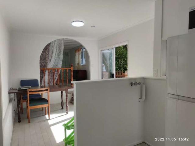 157 Browns Bay Rd, Browns Bay, North Shore City