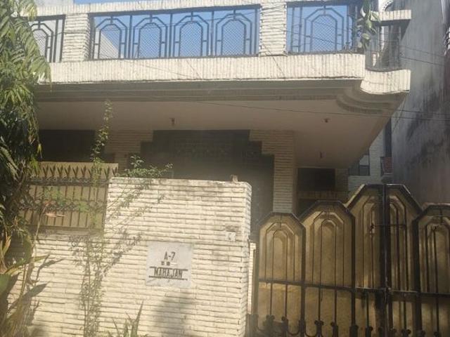 157 Sq.Mt. Plot in Sector 70 Noida Listing ID: #9973