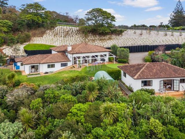157A Point View Drive, East Tamaki Heights, Manukau City