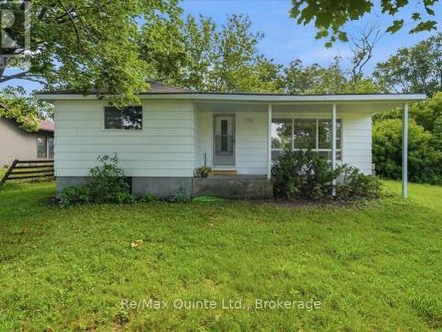 1581 County Rd 10, Prince Edward County Athol Ward, ON, K0K 1P0 house for sale | Listing ID X13543 | Royal LePage