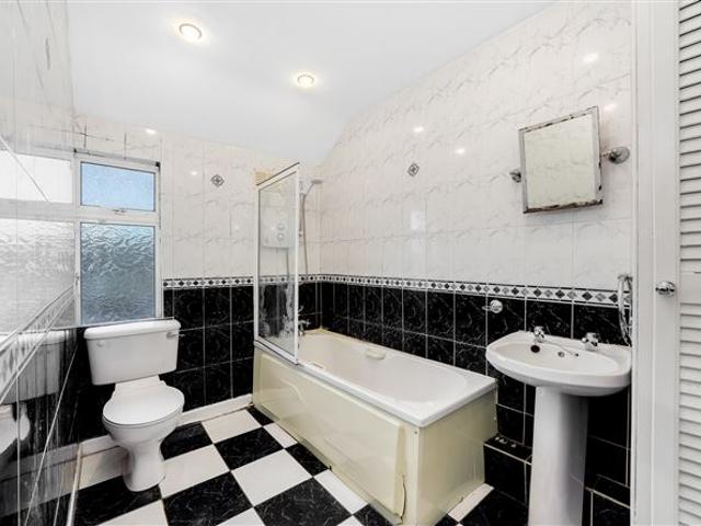 158 Downpatrick Road, Crumlin, Dublin 12 Ray Cooke Auctioneers Terenure 4839 MyHome. Ie Residential