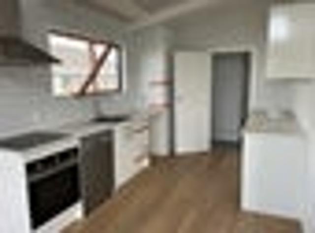 158 Met: 1960's One piece renovated home