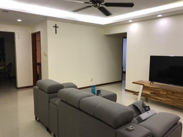 158 Woodlands Street 13 HDB Apartment Room Rental, $800, 1 Bed 2 Bath 139 sqft $5.76 psf