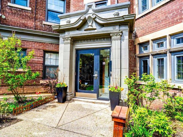15 48 Lawton Boulevard, Toronto | 2Beds/1Bath, Townhouse, $3,495/mo | Condos. Ca