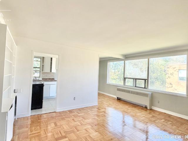 15 6 Kings Point Dr, Etobicoke, Ontario M8Y 1Z4 CHARMING 2 BEDROOM APARTMENT IN A VIBRANT NEIGHBORHOOD House for Rent
