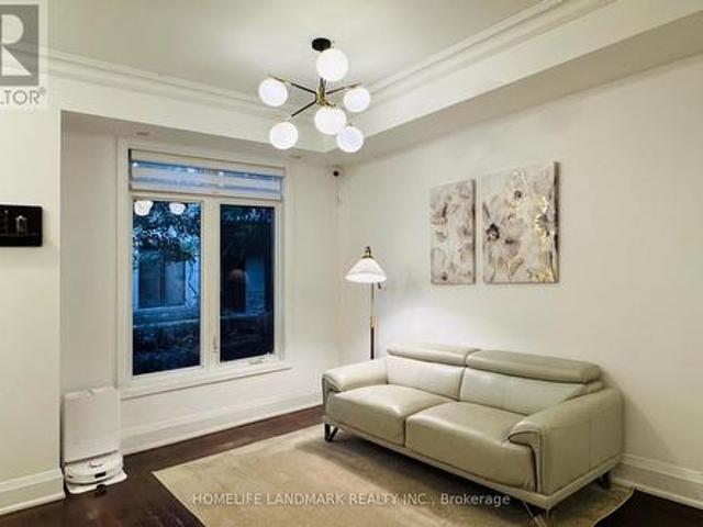 15 7 Oakburn Crescent, Toronto, ON, M2N 2T5 townhouse for lease | Listing ID C13600 | Royal LePage