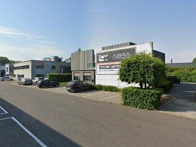 15 135 m2 office space for rent in Schoten