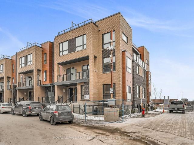 15 20 Lytham Green Circle, Newmarket | 1Beds/1Bath, Townhouse, $2,200/mo | Condos. Ca