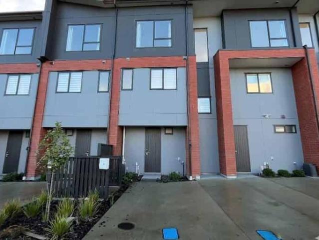 15 Waipuhinui Way, Wiri, Manukau City