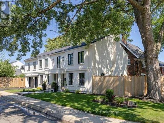 15 Wychwood Road, St. Catharines Old Glenridge, ON, L2R 3S1 Luxury House for sale | Listing ID X13561 | Royal LePage Carriage Trade Luxury Properties