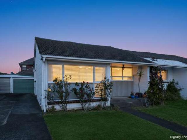 15 Amberley Grove, Lower Hutt City