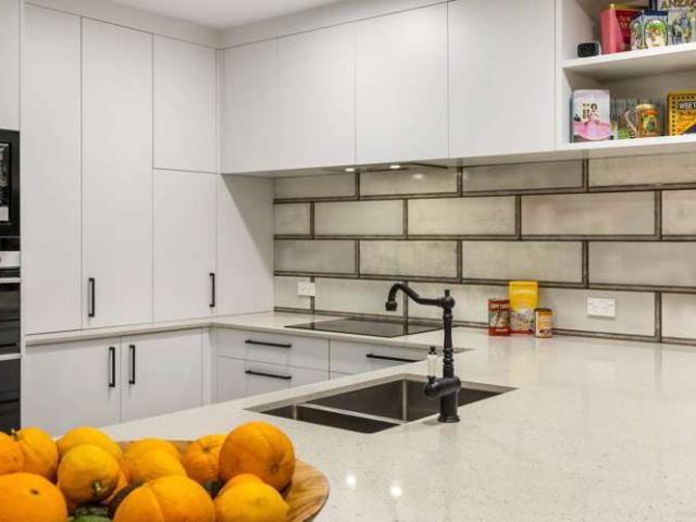 15 Awaroa Stream Drive, Waiuku, Franklin