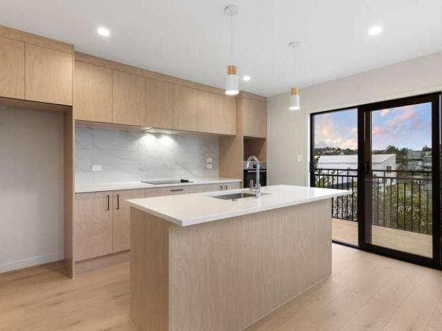 15 Awhi Lane, Massey, Waitakere City