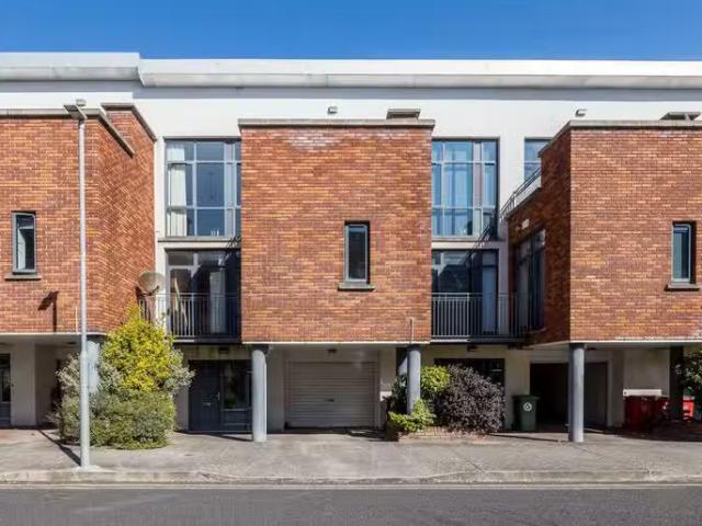 15 Beau Park Street, Clongriffin, Clongriffin, Dublin 13, D13W.