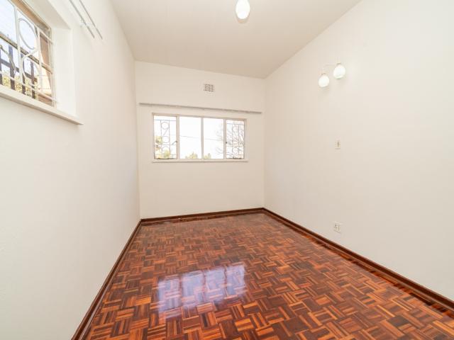 15 Bedroom House For Sale in Wychwood