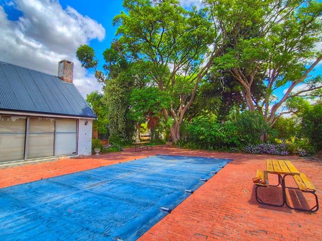 15 Bedroom House For Sale in Wellington North
