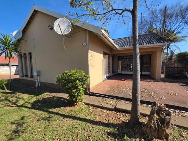 15 Bedroom House in Vanderbijlpark SE