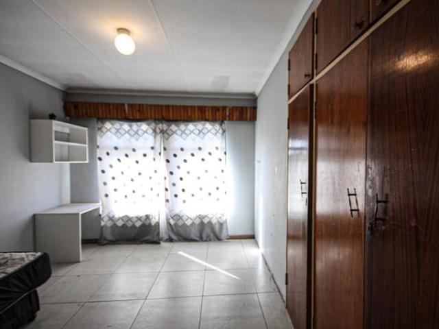 15 Bedroom House in Vereeniging Central