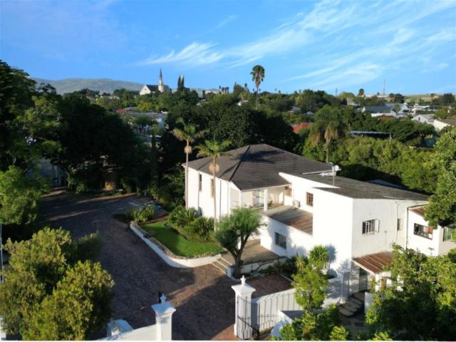 15 Bedroom House in Wellington North