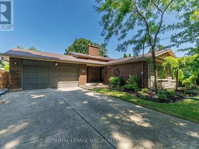 15 Black Friars Road, St. Catharines Lakeshore, ON, L2N 2M8 house for sale | Listing ID X13592 | Royal LePage