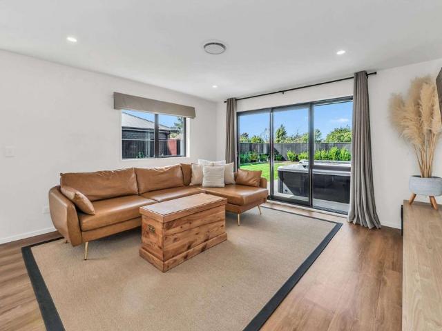 15 Cedric Place, Darfield