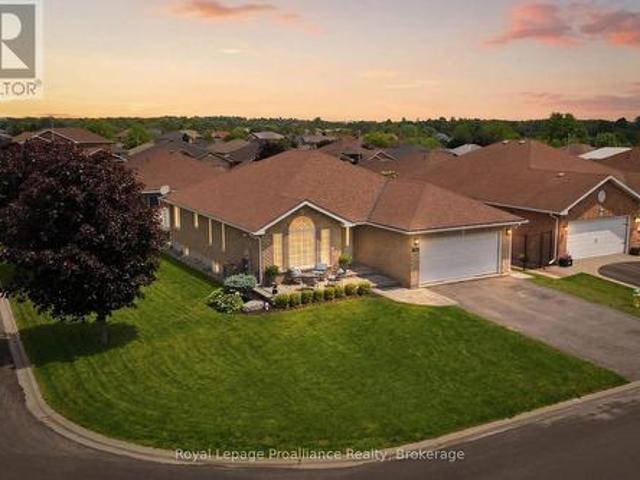 15 Chelsea Crescent, Belleville Thurlow Ward, ON, K8N 4Z5 house for sale | Listing ID X13504 | Royal LePage