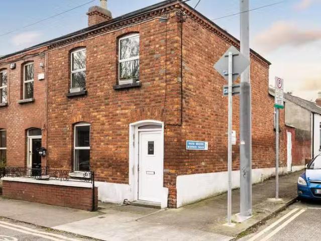 15 Derrynane Parade, Phibsborough, Dublin 7, D07T6T2 is for sale