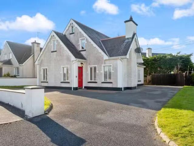 15 Glendale, Claremorris, Co Mayo, F12H0C5 is for sale