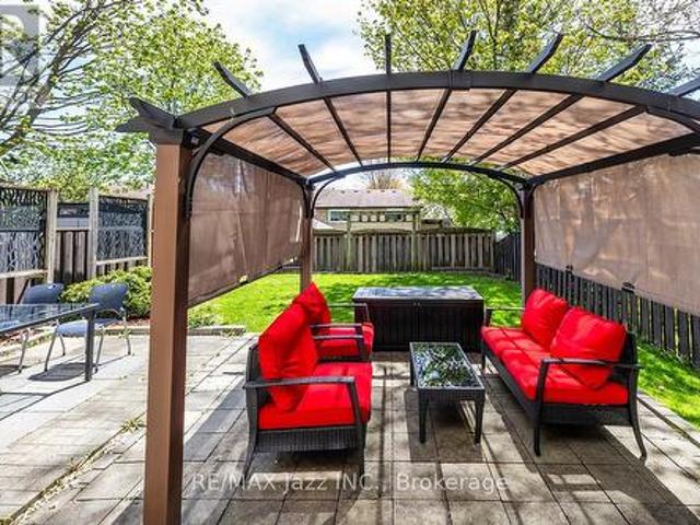 15 Graham Court, Whitby Pringle Creek, ON, L1N 6E1 house for sale | Listing ID E13596 | Royal LePage