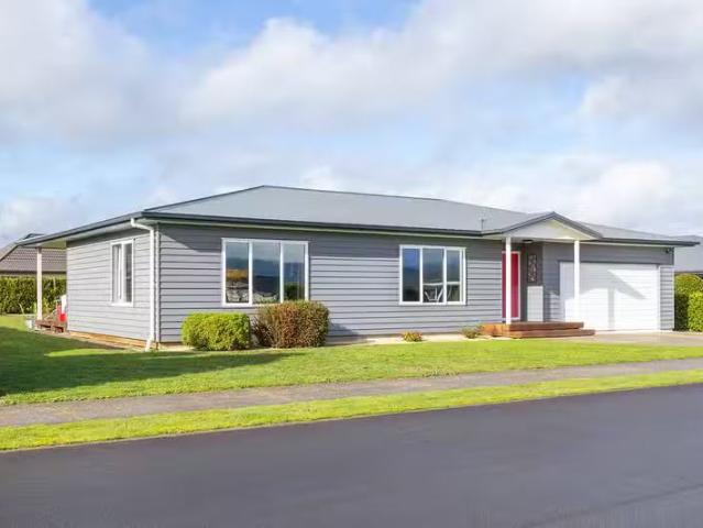 15 Hartley Avenue, Carterton, Carterton For Sale