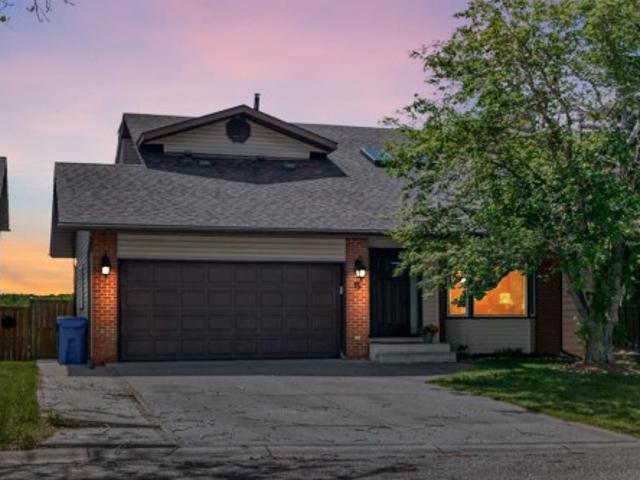 15 Hawkcliff Way Nw, Calgary, AB, T3G 2R8 house for sale | Listing ID A2320 | Royal LePage