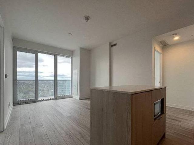 15 Holmes Ave 2604 Toronto ON M2N 0L4 3 Bedroom Apartment for 4200 month