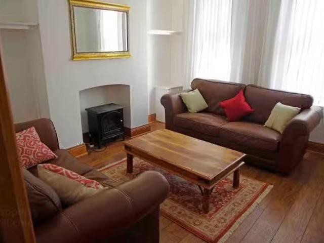 15 India Street Flat 1