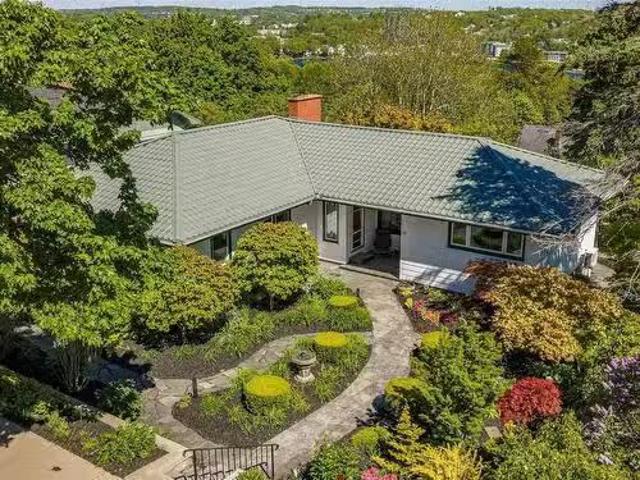 15 Lakeview Avenue, Dartmouth, NS, B3A 3S8 house for sale L.