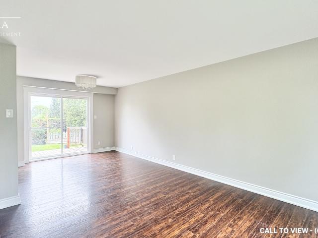 15 McMurdo Ct, Ottawa, Ontario K2E 5V8 CHARMING 3 BEDROOM DETACHED HOUSE IN A VIBRANT NEIGHBORHOOD [object Promise] for Rent