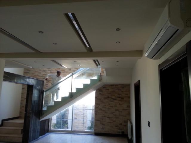 15 marla corner Villa no 33 for rent