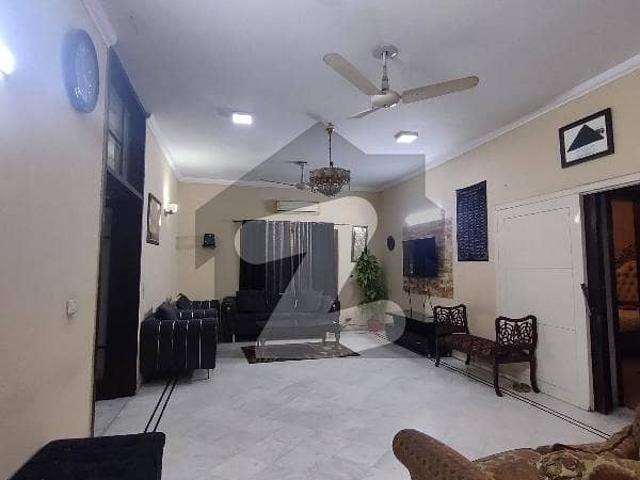 15 Marla House Available for Sale in Dha Phase 3 W block with full basement