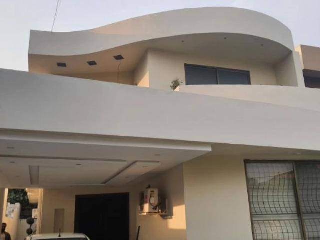 15 marla model. Town. F block. House. For. sale Lahore Model Town Link Road ID 76033