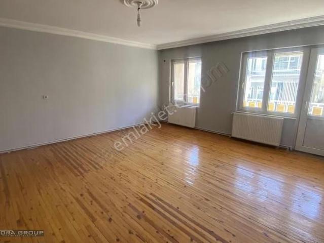 15 Mayıs Mahallesi Arakat Kiralık Geniş 2+1 Daire