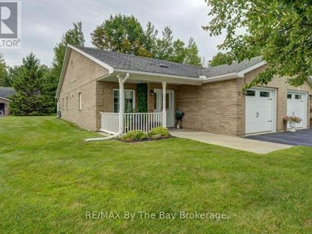 15 Meadow Lane, Wasaga Beach, ON, L9Z 2P2 house for sale | Listing ID S13695 | Royal LePage