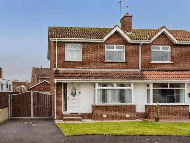 15 Meadow Road