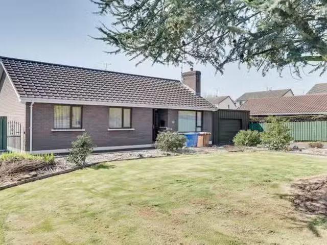 15 Meadowbank Drive