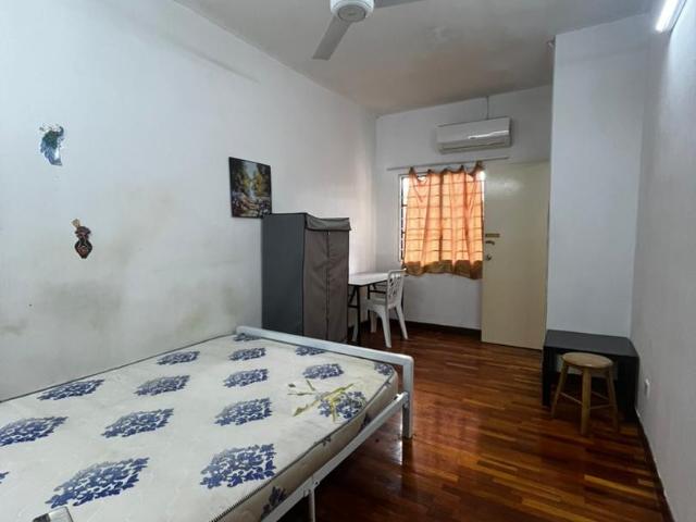 15 MIN TO SRI PETALING. 10 MIN TO PUCHONG. 0 DEPOSIT ROOM ATTACHED TOILET IN BUKIT JALIL
