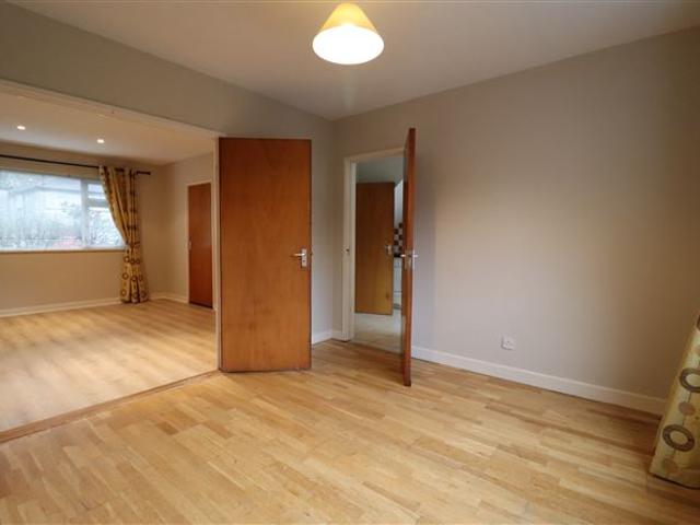 15 Monalea Park, Firhouse, Dublin 24 Eoin O'Neill Property Advisers 4922 MyHome. Ie Lettings