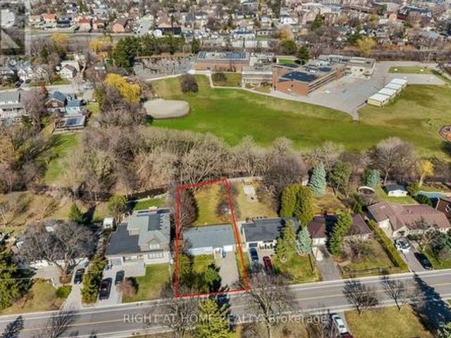 15 Pioneer Drive, Mississauga, ON, L5M 1G8 house for sale | Listing ID W13072 | Royal LePage