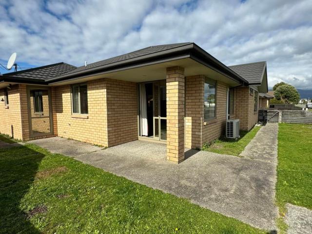 15 Queen Street, Westport