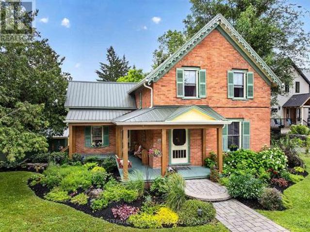 15 Rideau Street, Westport, ON, K0G 1X0 house for sale | Listing ID X13518 | Royal LePage