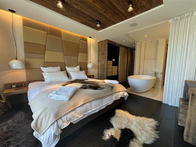 15 Room chalet