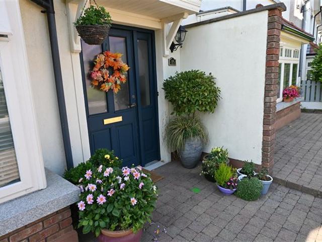 15 Rosebay Drive, Forest Hill, Carrigaline, Cork Dan Howard & Co Ltd 4941 MyHome. Ie Residential